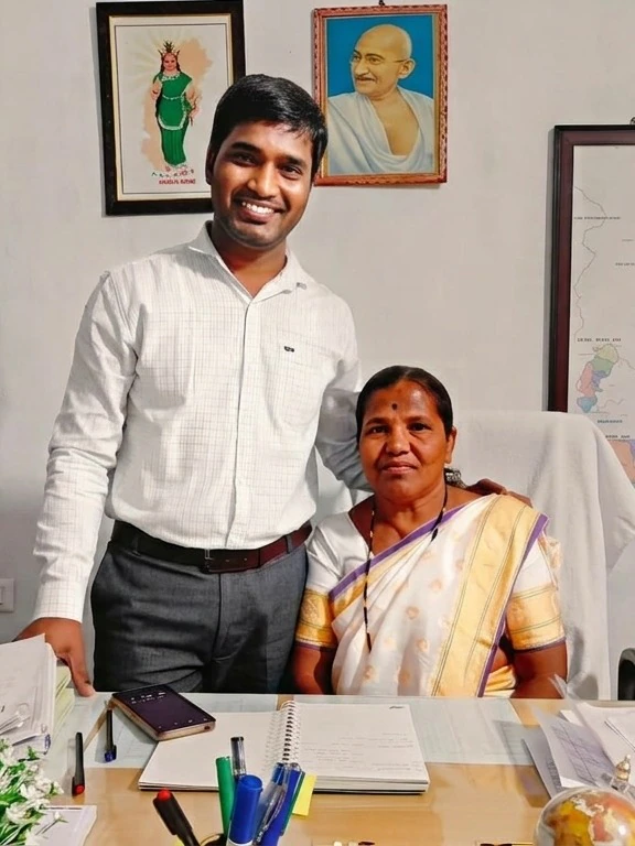মায়ের আবর্জনা কুড়িয়ে সংসার চালানো থেকে IIT, তারপর IFS! গৌতমের সাফল্যের নেপথ্যে লড়াইয়ের গল্প