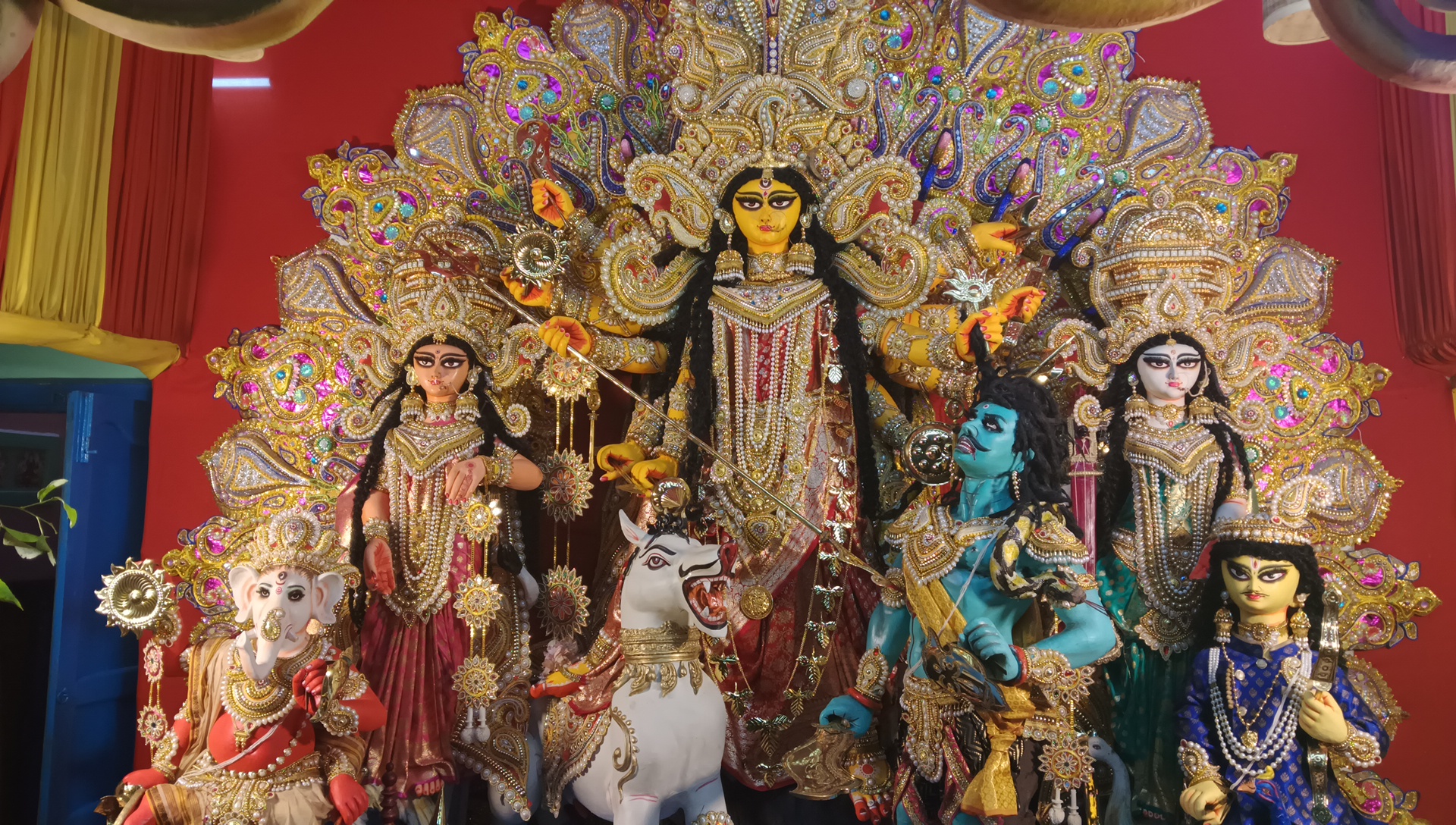 পলাশীর যুদ্ধের আগে শুরু, লাটসাহেবদের প্রিয় ছিল 'এই' বনেদি পরিবার, মালা গ্রামের প্রাসাদে উমা বরণের জাঁকজমক