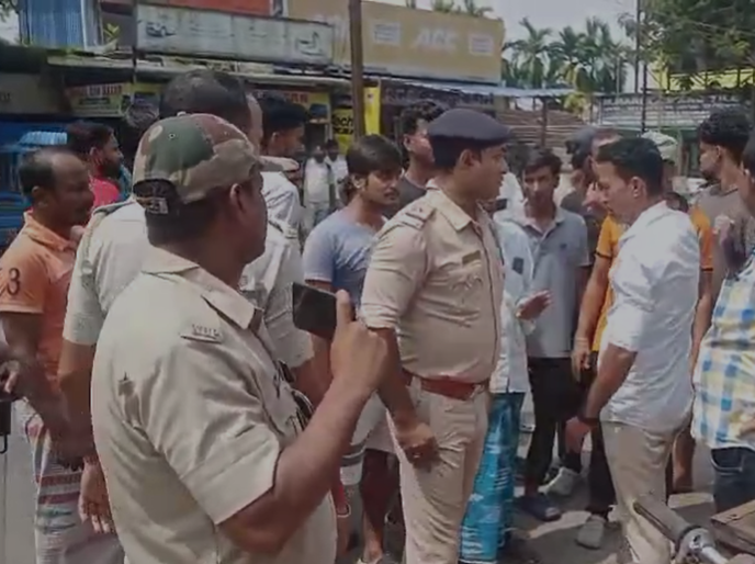 বারুইপুরে খেলার মাঠ দখলের অভিযোগ, জমি-মাফিয়াদের সঙ্গে পুলিশ যোগের অভিযোগ?
